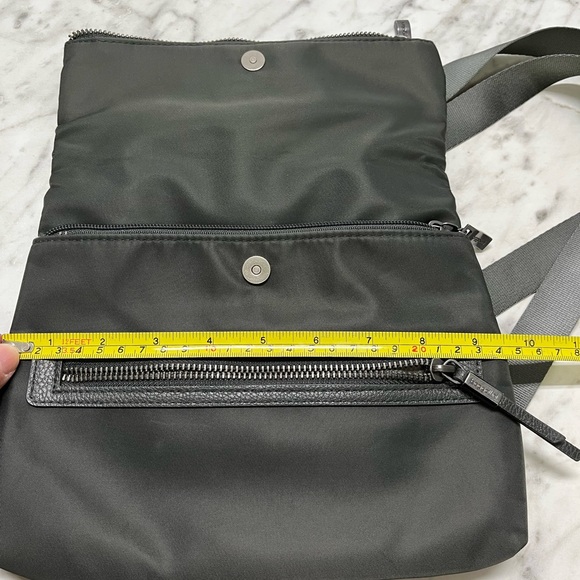 Baggallini Julie Slim crossbody bag. - Picture 15 of 16